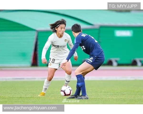 足球明星华丽走红地毯瞬间回顾时尚与运动的完美结合 足球明星华丽走红地毯瞬间回顾时尚与运动的完美结合