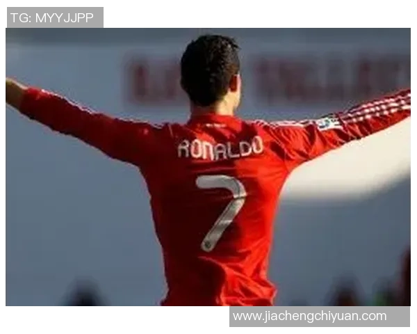 足球明星壁纸与时尚服装的完美结合让你尽享球场魅力与潮流风尚 足球明星壁纸与时尚服装的完美结合让你尽享球场魅力与潮流风尚