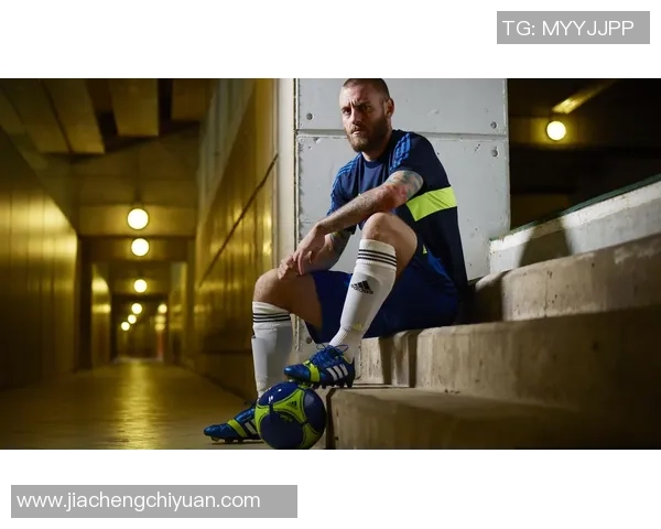 足球明星高清壁纸静态展示让你感受球场魅力与风采的完美结合 足球明星高清壁纸静态展示让你感受球场魅力与风采的完美结合